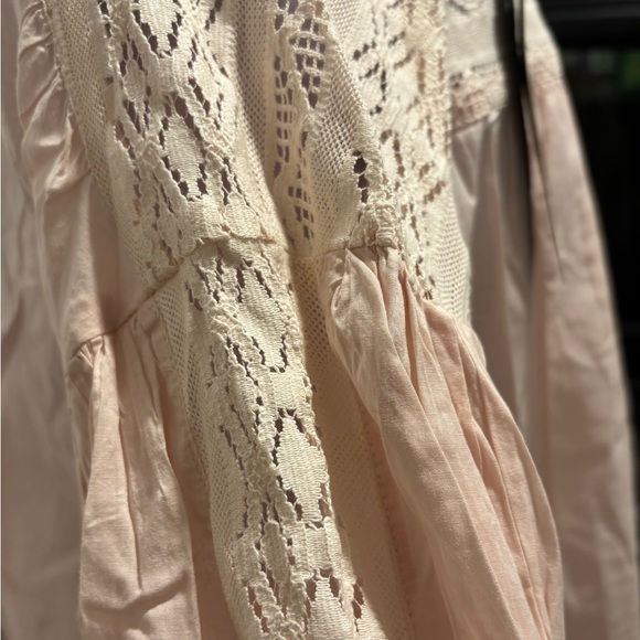 Levi’s Baby Pink Peasant Top Blouse - Picture 3 of 6